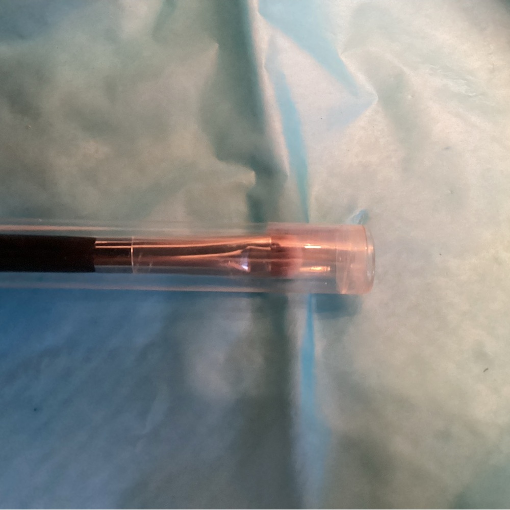 It Cosmetics Heavenly Luxe Dual Eyeshadow Brush NWT - Picture 4 of 6